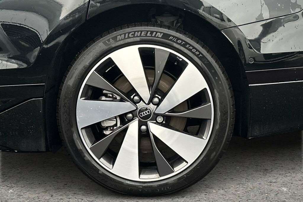 Audi A6 270Kw Performance 100Kwh S Line 2025 VN75FWO Black #5
