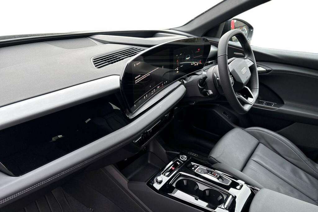 Audi Q6 E-Tron 285Kw Quattro 100Kwh S Line 2025 MM75YOV Black #2