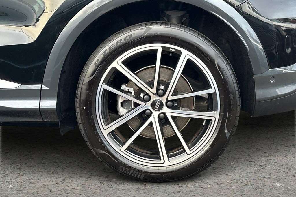 Audi Q5 2.0 Tdi Quattro Launch Edition S Tronic 2025 MW75KXR Black #5