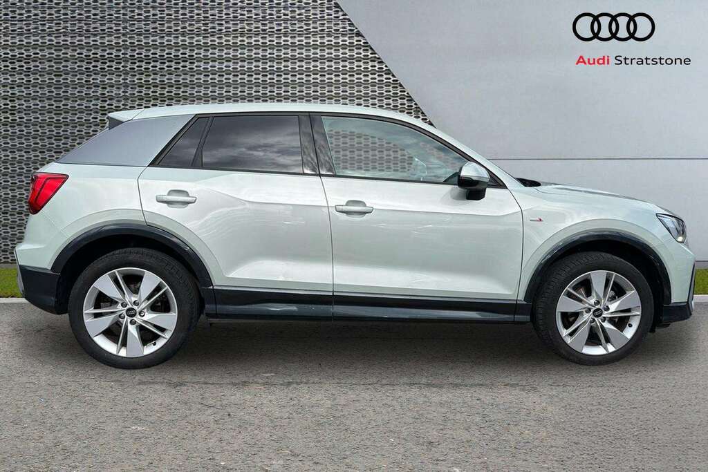 Audi Q2 30 Tfsi S Line 2024 MD73JGU Silver #4