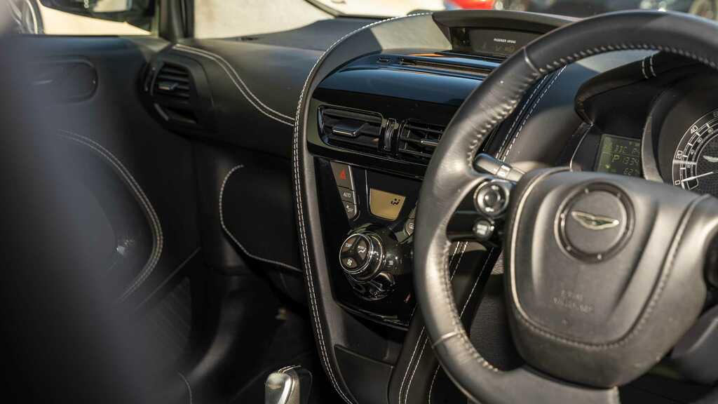 Aston Martin Cygnet 00 Cvt Gold #10