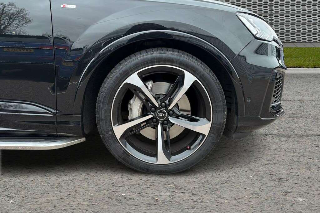 Audi Q7 55 Tfsi Quattro S Line Tiptronic 2024 KO73XDB Black #5