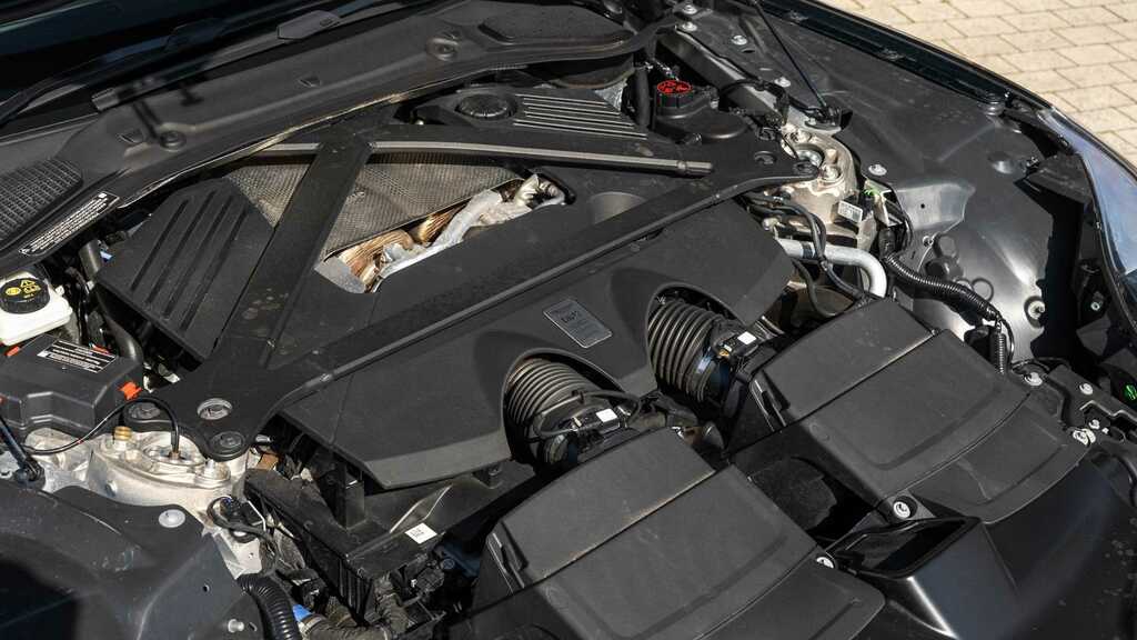 Aston Martin DB12 V8 2023 Silver #36
