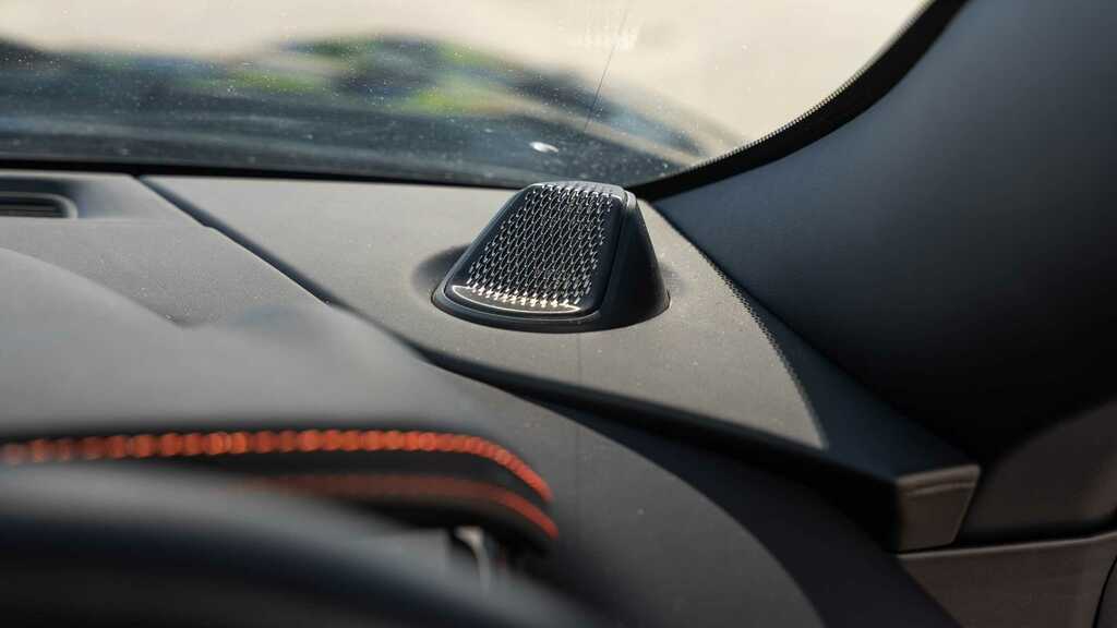 Aston Martin DB12 V8 2023 Silver #32