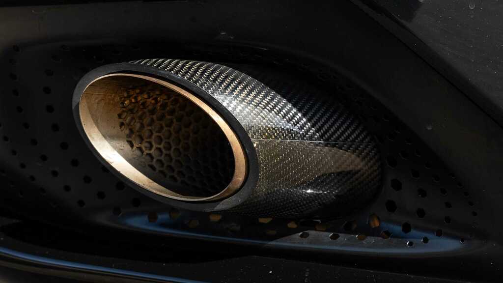 Aston Martin DB12 V8 2023 Silver #30