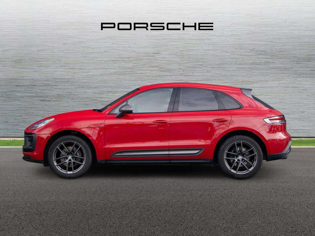 Porsche Macan T S-a 2024 RE74UZD Red #5