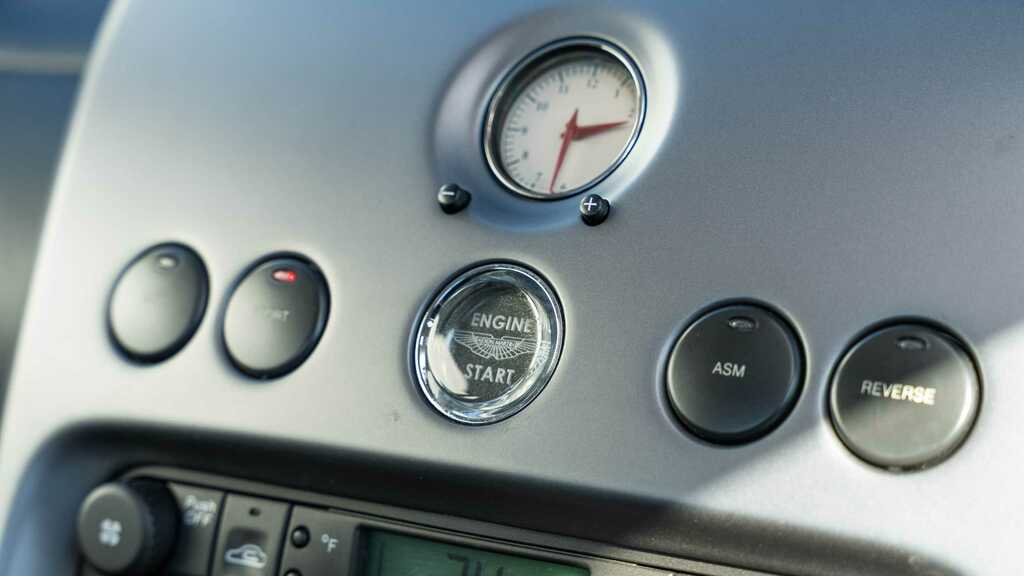 Aston Martin Vanquish 5.9 Coupe Silver #10
