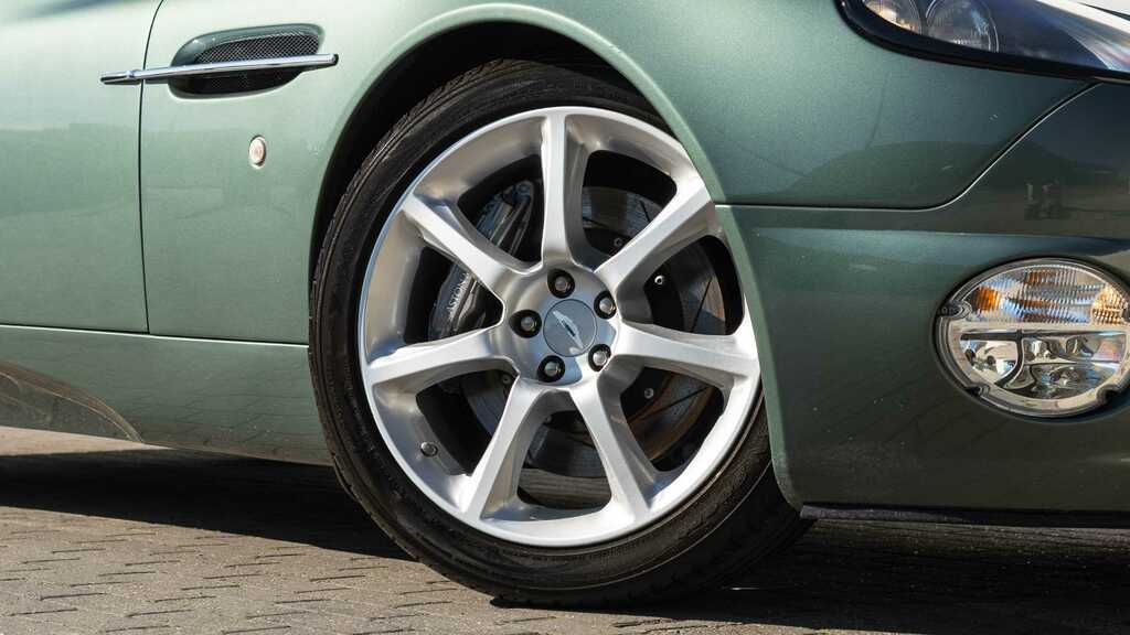 Aston Martin Vanquish 5.9 Coupe Silver #18