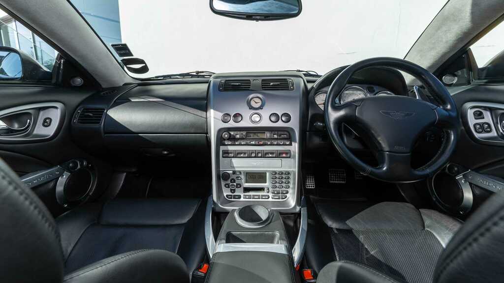 Aston Martin Vanquish 5.9 Coupe Silver #23