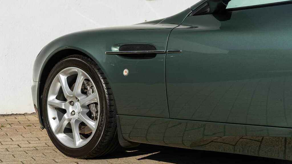 Aston Martin Vanquish 5.9 Coupe Silver #21