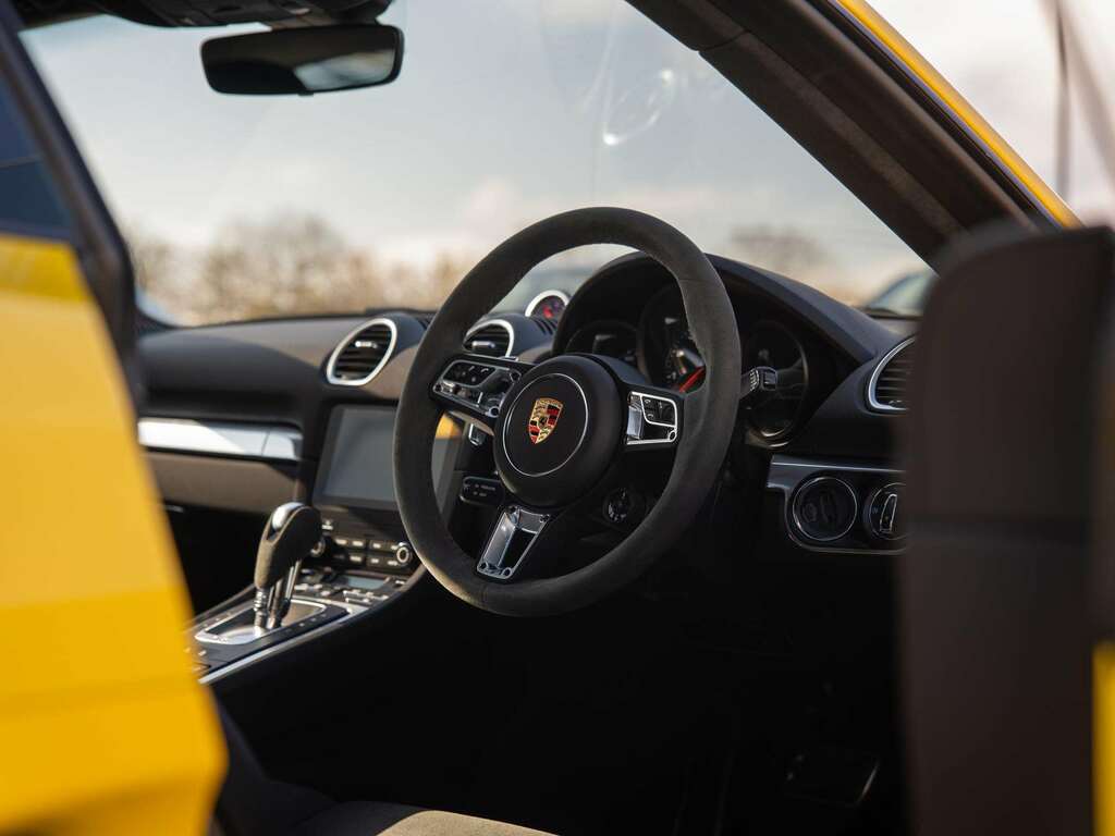 Porsche 718 Cayman Cayman Gts 4.0 2025 Yellow #3