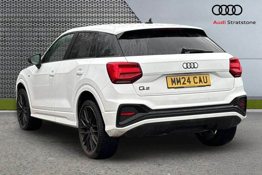Audi Q2 30 Tfsi 116 Black Edition 2024 MM24CAU White #3