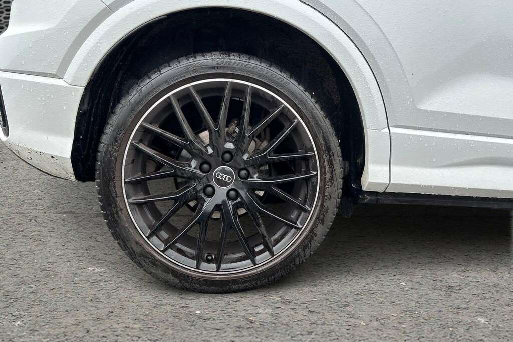 Audi Q2 30 Tfsi 116 Black Edition 2024 MM24CAU White #5