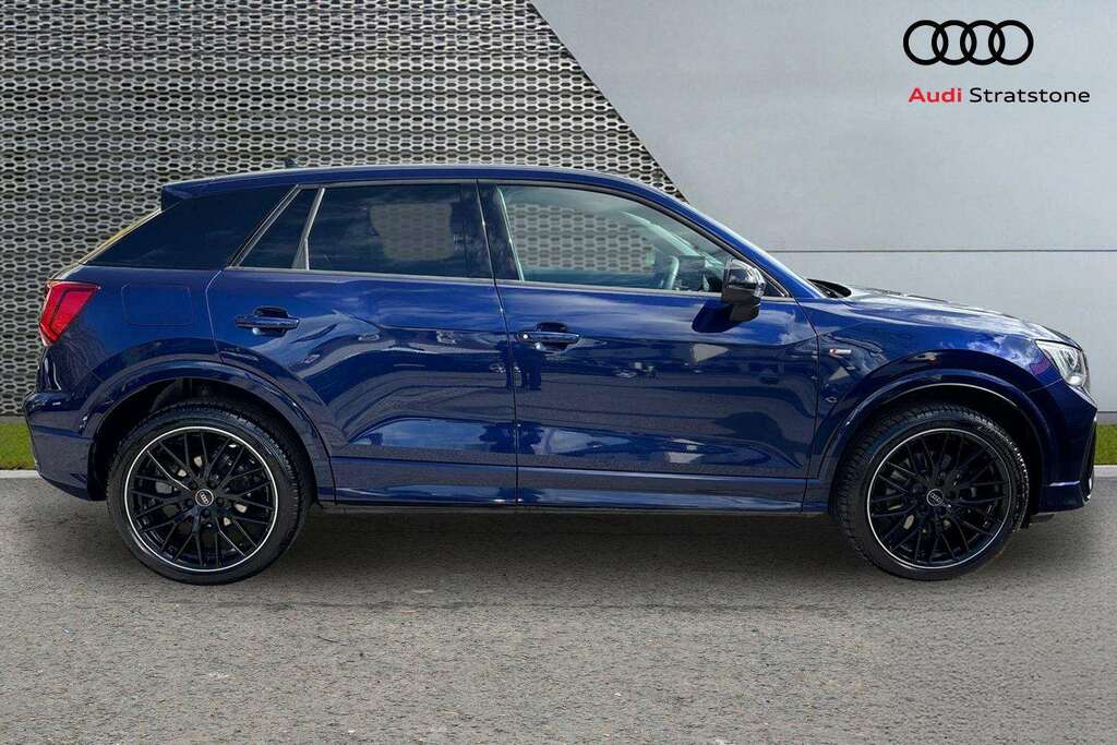 Audi Q2 30 Tfsi 116 Black Edition 2025 LN75KZG #4