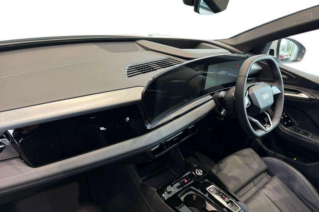 Audi Q6 E-Tron 285Kw Quattro 100Kwh S Line 2025 KS75OPV White #2