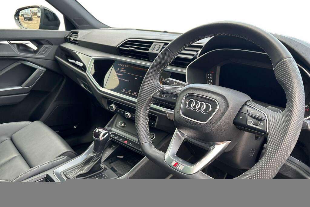 Audi Q3 35 Tfsi Black Edition S Tronic Tech Pro 2024 YE74NVJ Blue #6