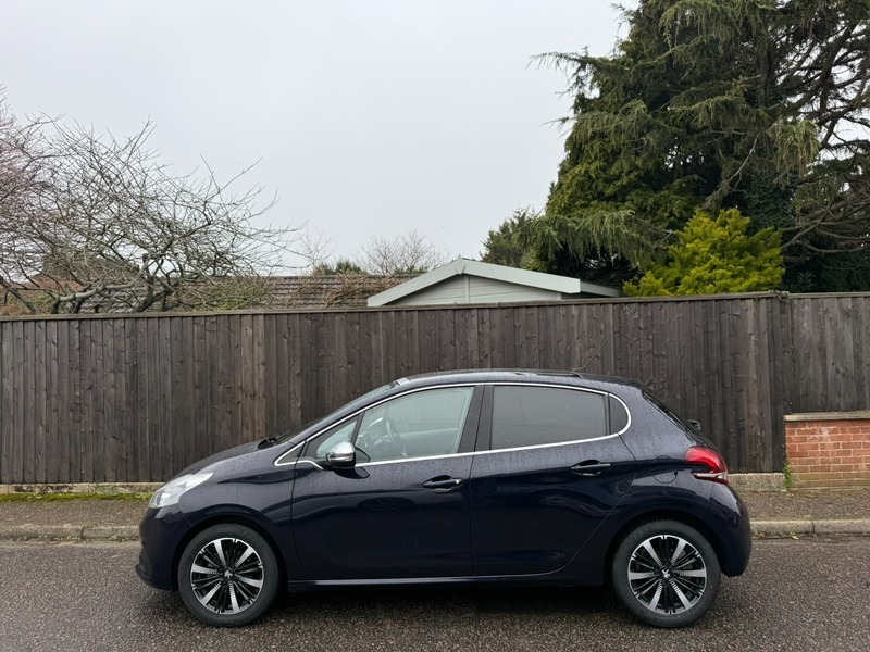 Peugeot 208 Allure Premium Blue #5