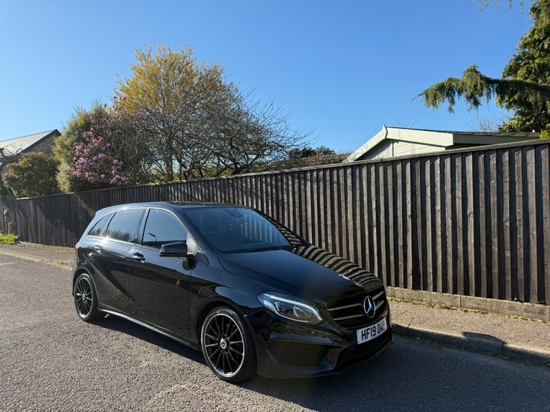 Mercedes-Benz B Class B 200 D Amg Black #3