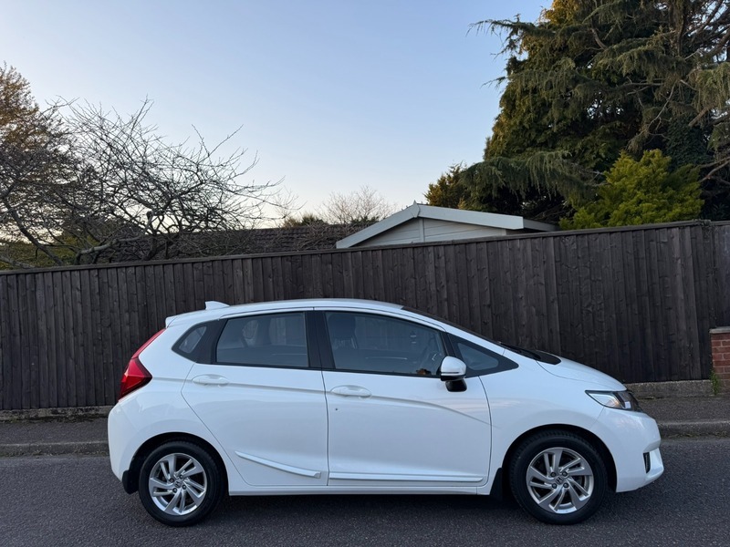 Honda Jazz I-vtec Se White #2