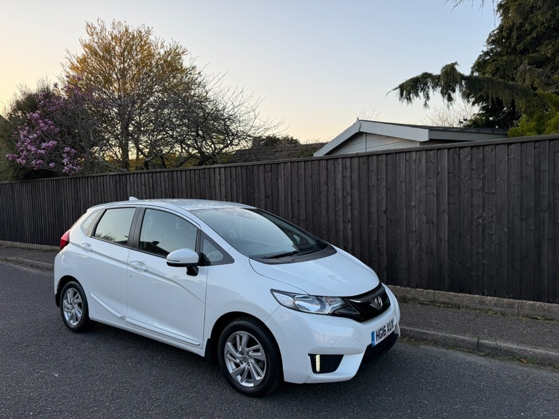 Honda Jazz I-vtec Se White #4