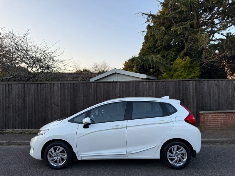 Honda Jazz I-vtec Se White #5