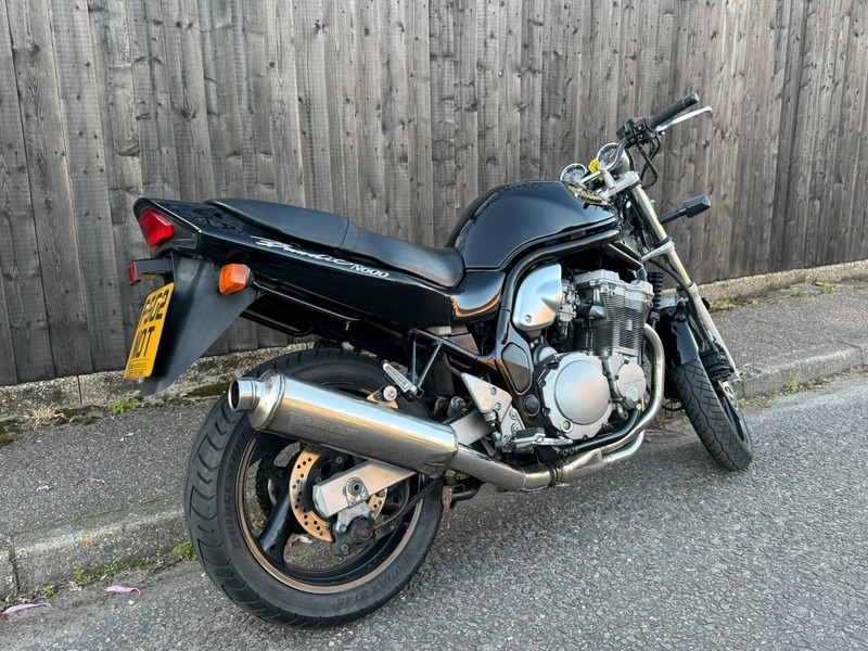 Suzuki  Marauder White #4