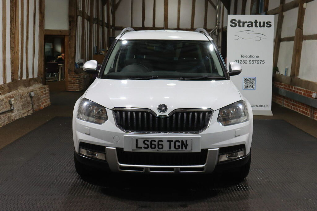 Skoda Yeti 1.2 Tsi Se Outdoor Euro 6 S S White #2