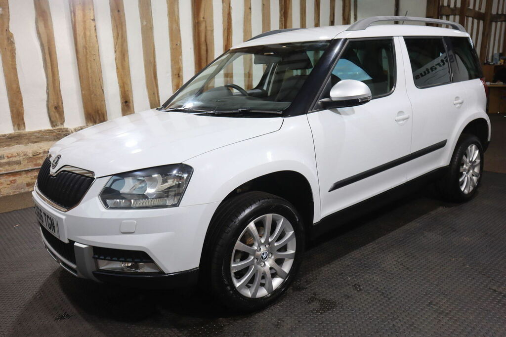 Skoda Yeti 1.2 Tsi Se Outdoor Euro 6 S S White #3