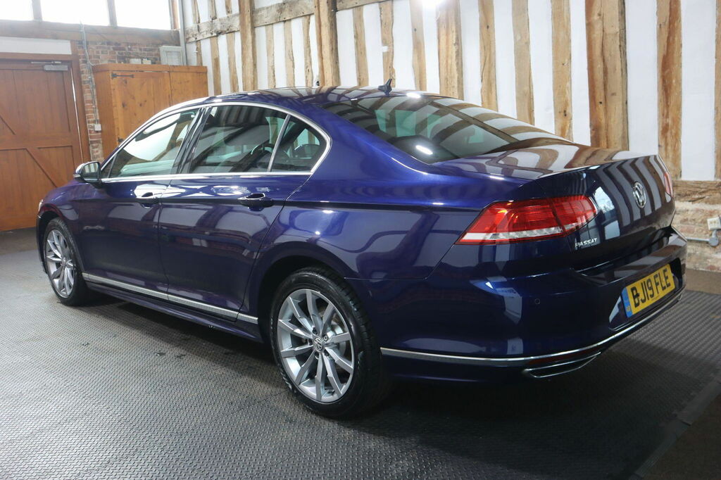 Volkswagen Passat 2.0 Tdi R-line Euro 6 S S BJ19FLE Blue #4