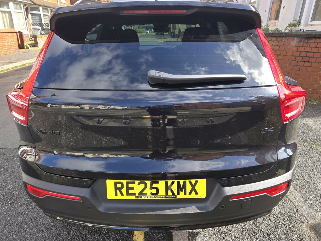 Volvo XC40 Suv 2.0 Black Edition Ultra B4 197 Hp 2025 RE25KMX Black #3