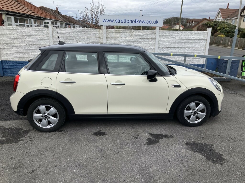 Mini Hatch Hatchback 1.5 5-Door Hatch Cooper Classic 201969 White