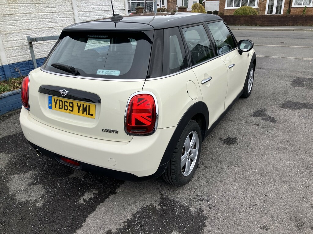Mini Hatch Hatchback 1.5 5-Door Hatch Cooper Classic 201969 YD69YML White #2