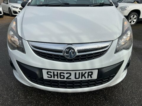 Vauxhall Corsa 1.2 16V Limited SH62UKR White #3