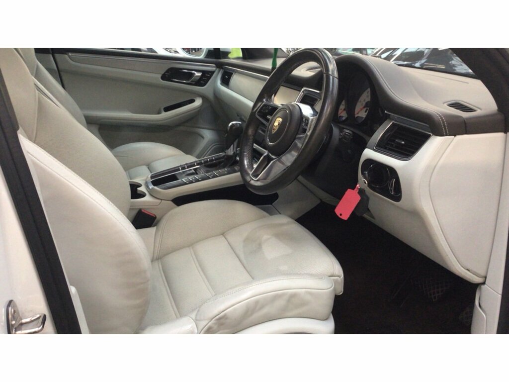 Porsche Macan Td V6 S U702 Ulez White