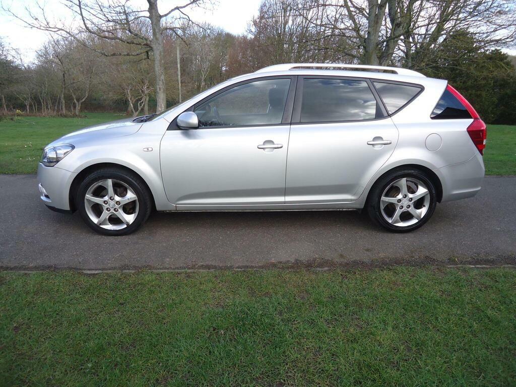 Kia Ceed 1.6 Crdi 3 Sports Wagon Euro 5 LG62VZK Silver #2