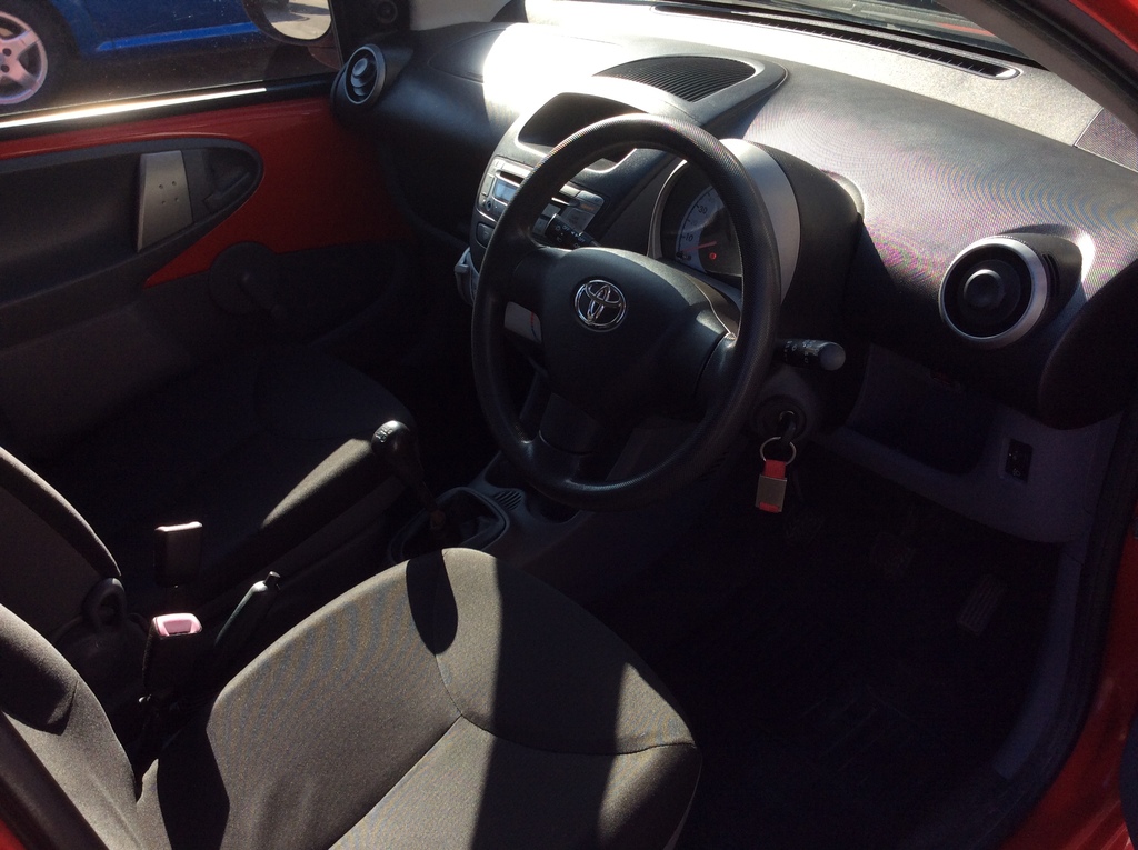 Toyota Aygo Vvt-i 5dr Red #3