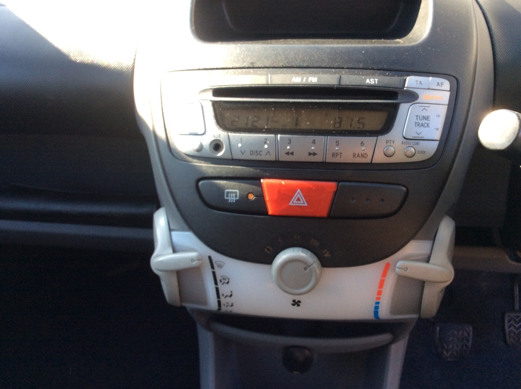Toyota Aygo Vvt-i 5dr Red #6