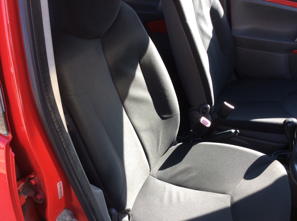 Toyota Aygo Vvt-i 5dr Red #4