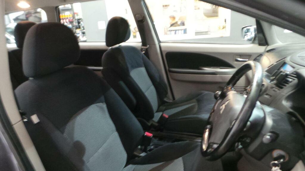 Mitsubishi Grandis 2.0 Di-d Equippe Black #15