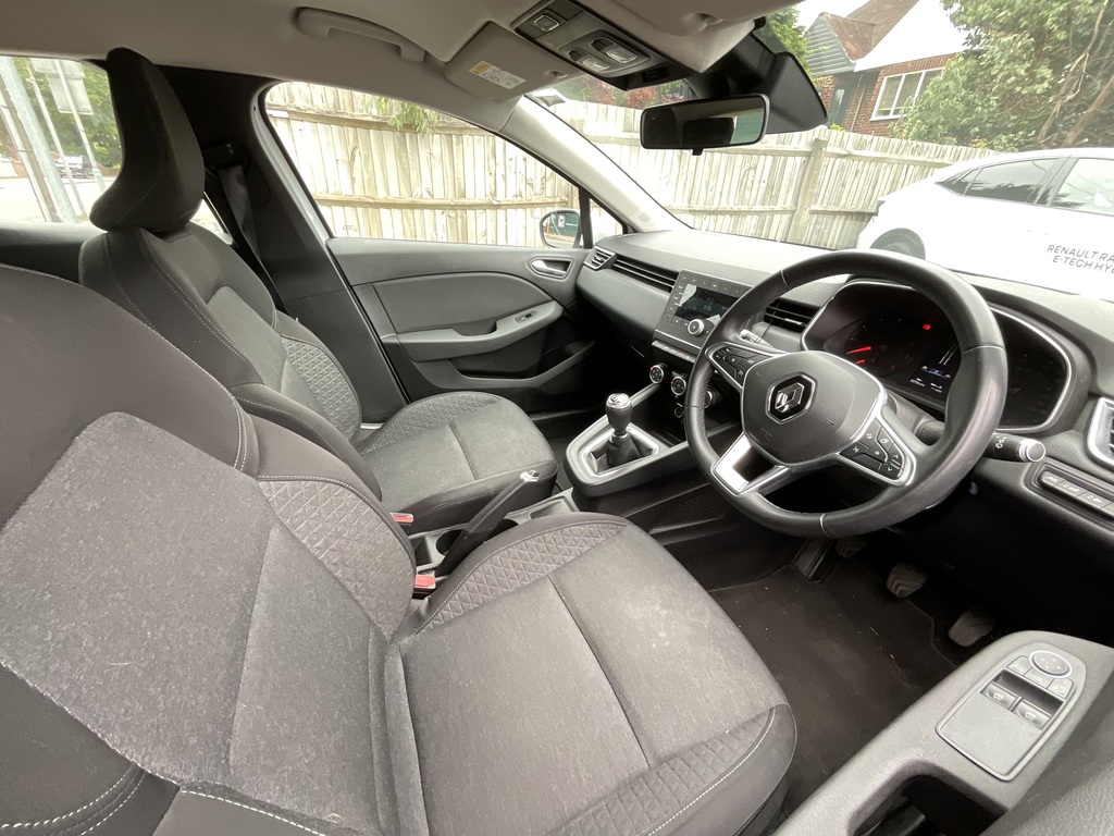 Renault Clio 1.0 Tce Play Hatchback PX70XMY White #2