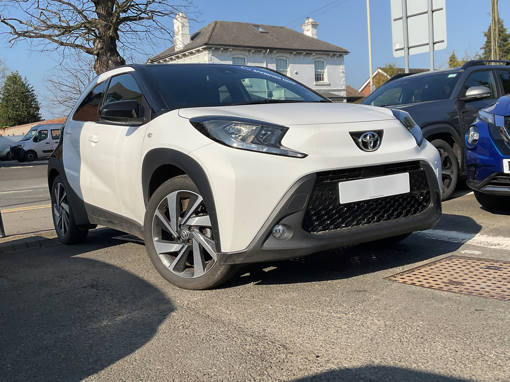 Toyota Aygo X 1.0 Vvt I Edge Hatchback X Shift White