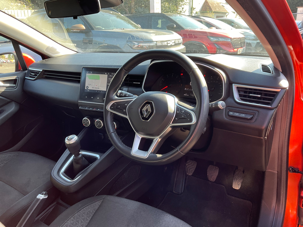 Renault Clio 1.0 Tce Iconic Hatchback CU21OYG #6