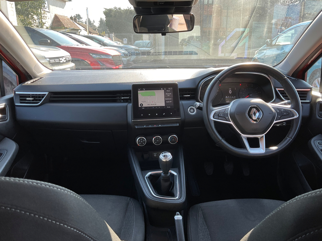 Renault Clio 1.0 Tce Iconic Hatchback CU21OYG #2