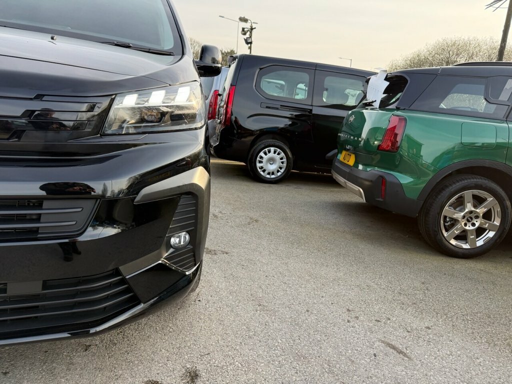 Peugeot e-Traveller Mpv Black #6