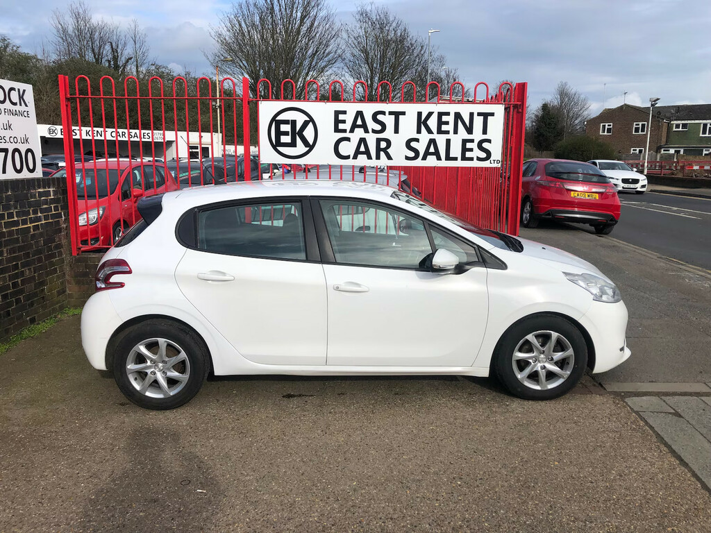 Peugeot 208 1.4 E-hdi Active Hatchback Egc Euro 5 GJ63PGE White #4