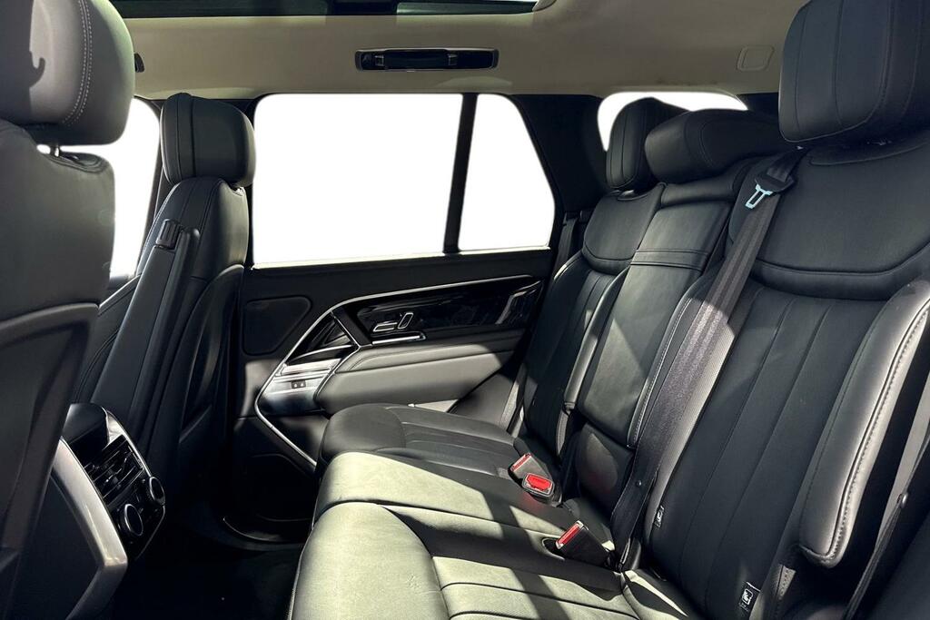 Land Rover Range Rover 3.0 D300 Hse KP24CGF Black #4