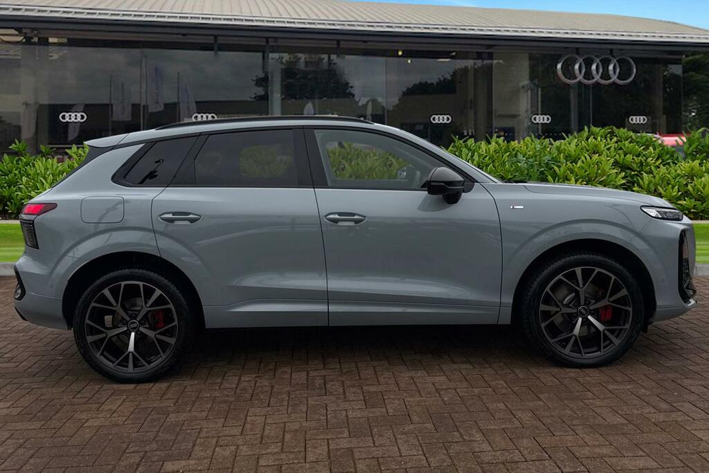 Audi Q3 Suv Edition 1 Tdi 150 Ps S Tronic BJ75JJU Grey #3