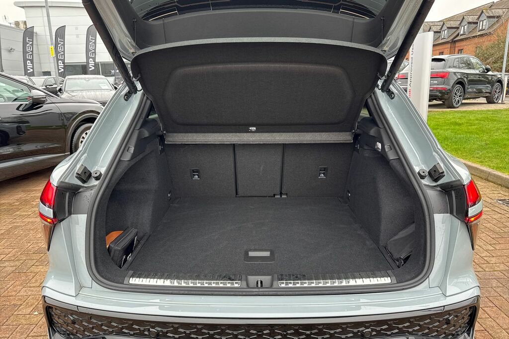 Audi Q3 Suv Edition 1 Tdi 150 Ps S Tronic BJ75JJU Grey #6