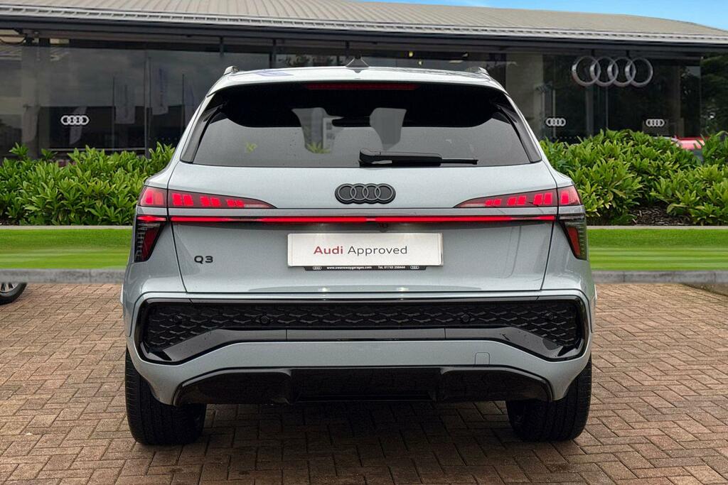 Audi Q3 Suv Edition 1 Tdi 150 Ps S Tronic BJ75JJU Grey #4