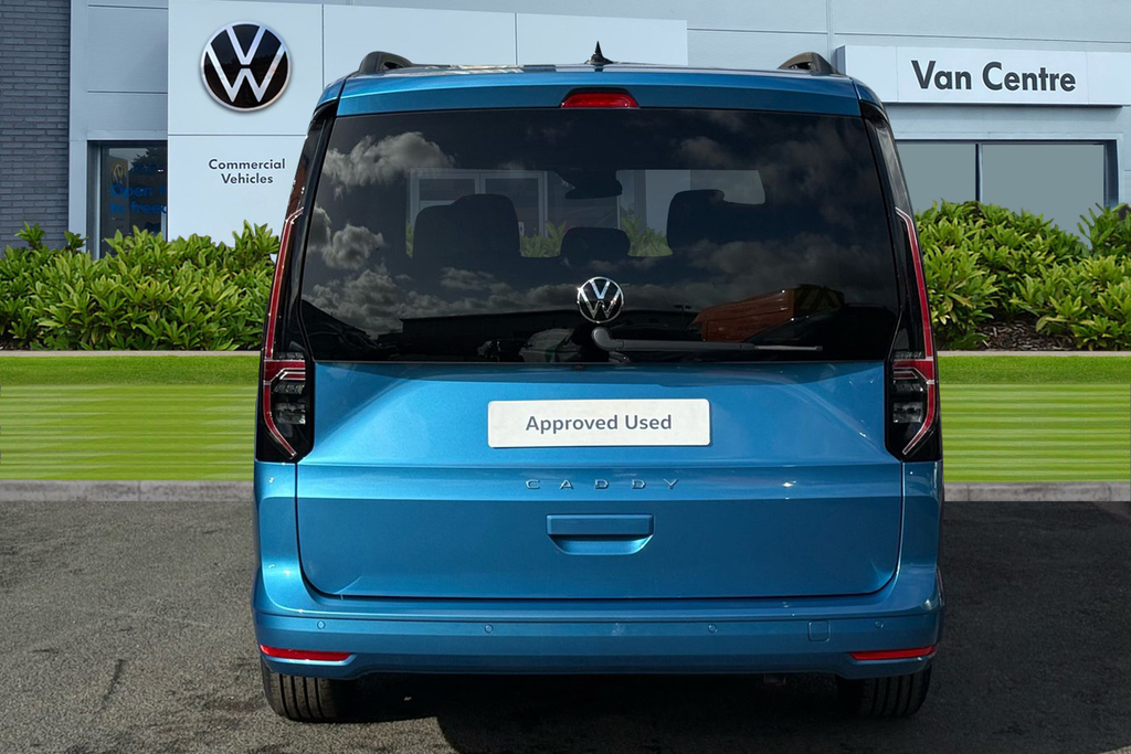 Volkswagen Caddy Maxi Life 2.0 Tdi 122 Life Dsg 7 Seats Blue #4
